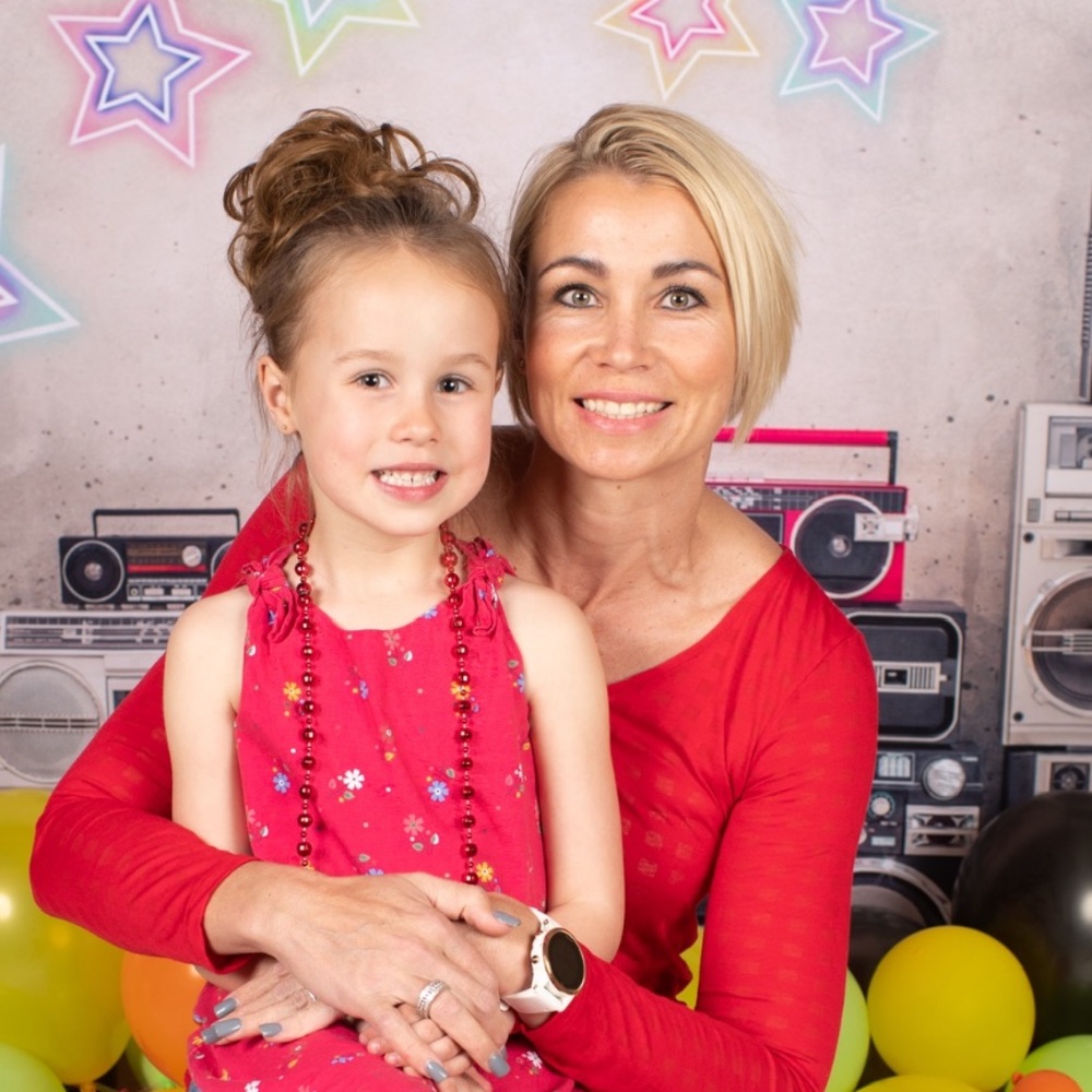 Meet your Posher, Estelle